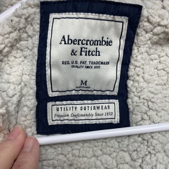 Abercrombie & Fitch Parka Jacket Womens M Navy Sherpa Lined Faux Fur Hood - Picture 3 of 16